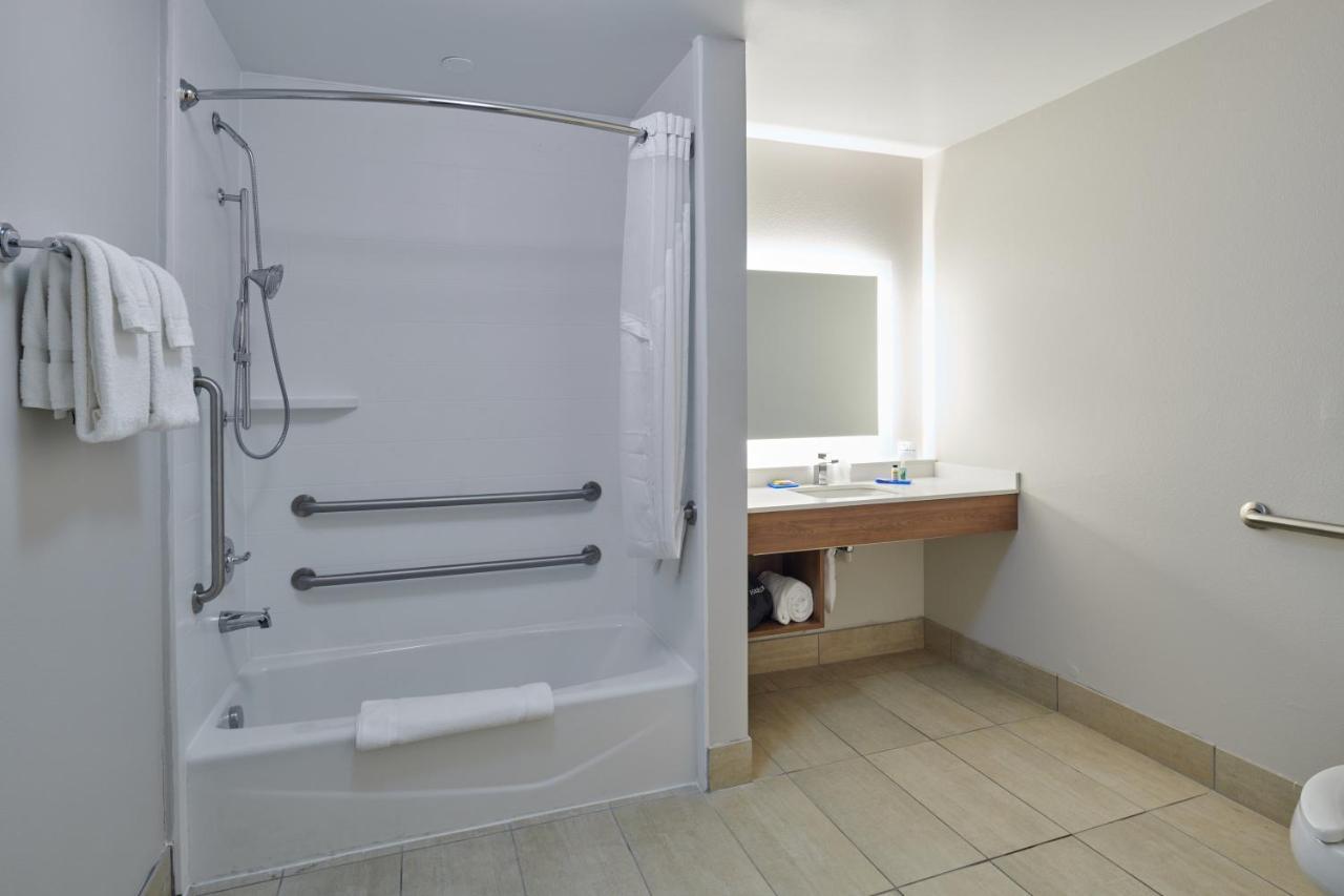 Holiday Inn Express & Suites El Paso East-Loop 375 By Ihg Екстериор снимка